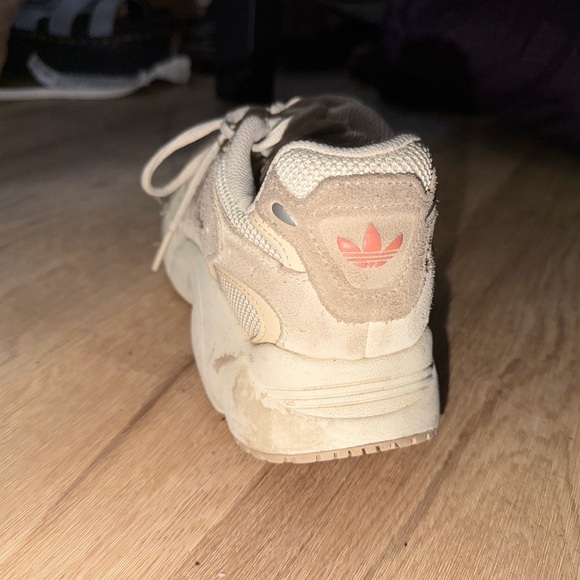 adidas Beige/Cream Low-Top Sneaker - Picture 4 of 10